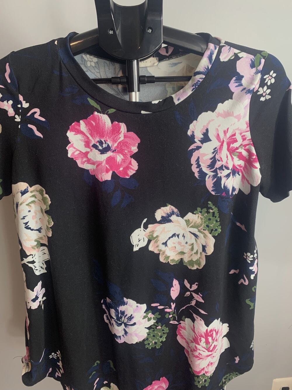Reborn J Black Floral Short Sleeve Women's Top Large